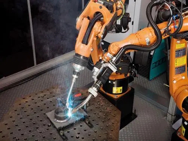 焊接機器人焊接工件