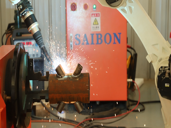 保險(xiǎn)箱焊接機(jī)器人