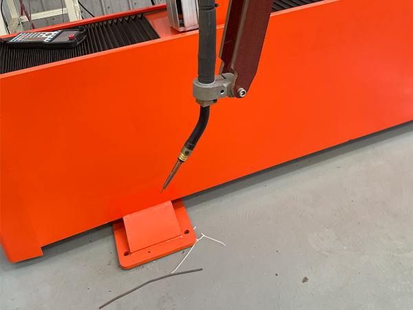 機器人焊接出現(xiàn)偏焊該怎們解決？