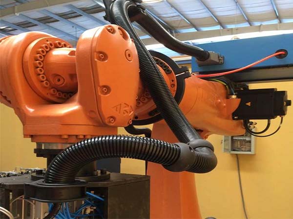 焊接機器人廠家提醒您：機器停機后該注意什么？