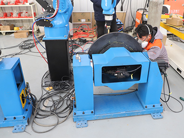 小型焊接變位機(jī)的操作注意事項