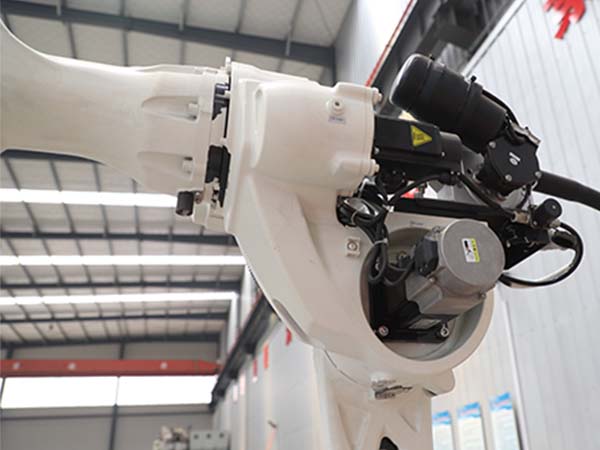 自動氬弧焊機(jī)器人如何提高生產(chǎn)線效率？