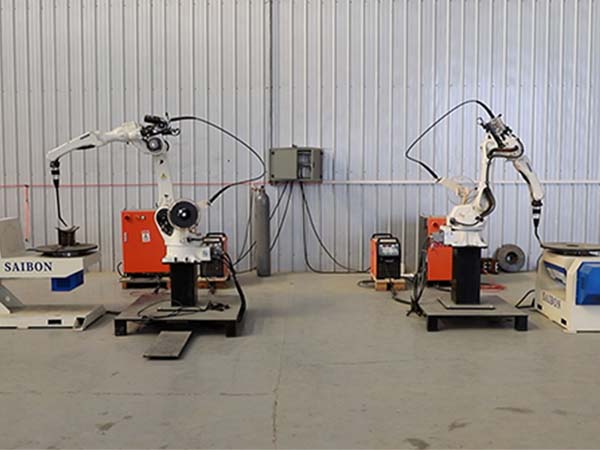 全自動(dòng)焊接機(jī)器人如何減少磁力的影響？