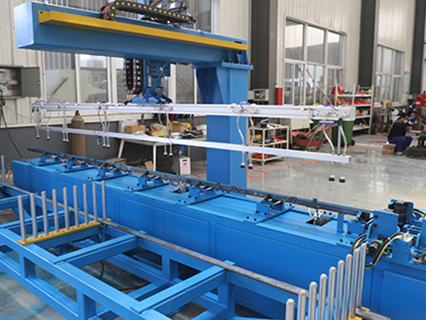 工業(yè)焊接機器人應(yīng)用領(lǐng)域大揭秘 工業(yè)焊接機器人應(yīng)用領(lǐng)域大揭秘