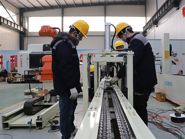 自動(dòng)焊接設(shè)備和半自動(dòng)焊接設(shè)備的區(qū)別