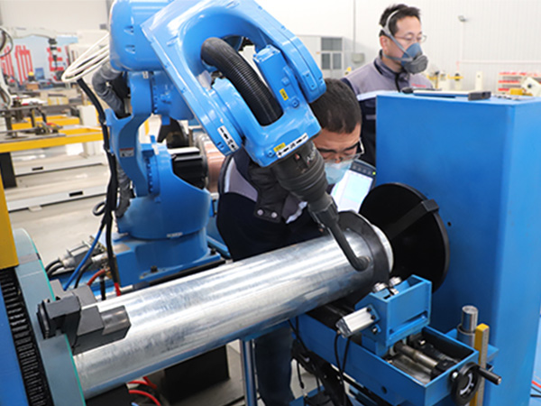 焊接變位機在不銹鋼管件行業(yè)中的應(yīng)用