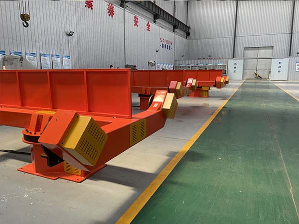 選擇焊接機(jī)器人廠家應(yīng)該注意什么？