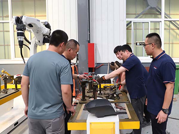 焊接機器廠家服務(wù)