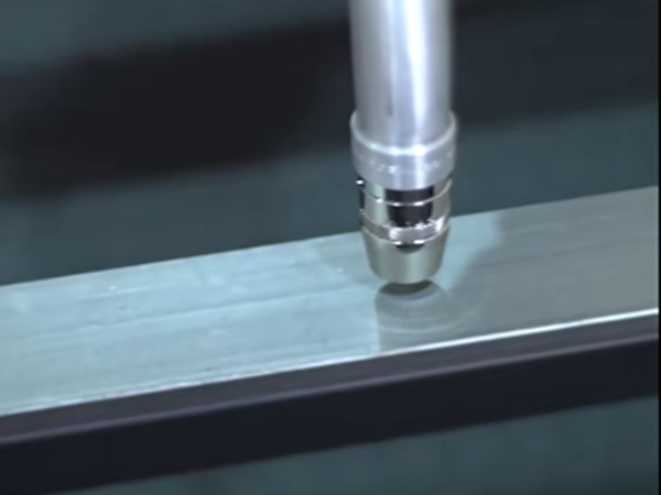 點焊機(jī)器人