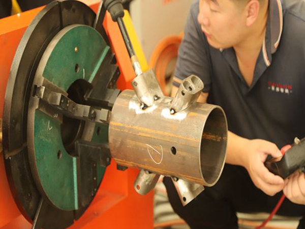 預(yù)防點焊機器人出現(xiàn)焊接缺陷